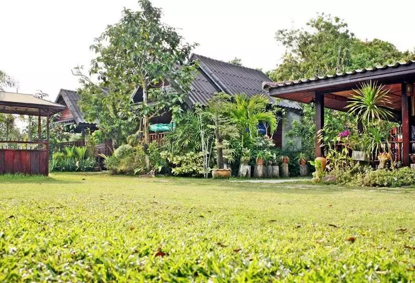 Baansuan Lychee Maeklong Resort Ampawa