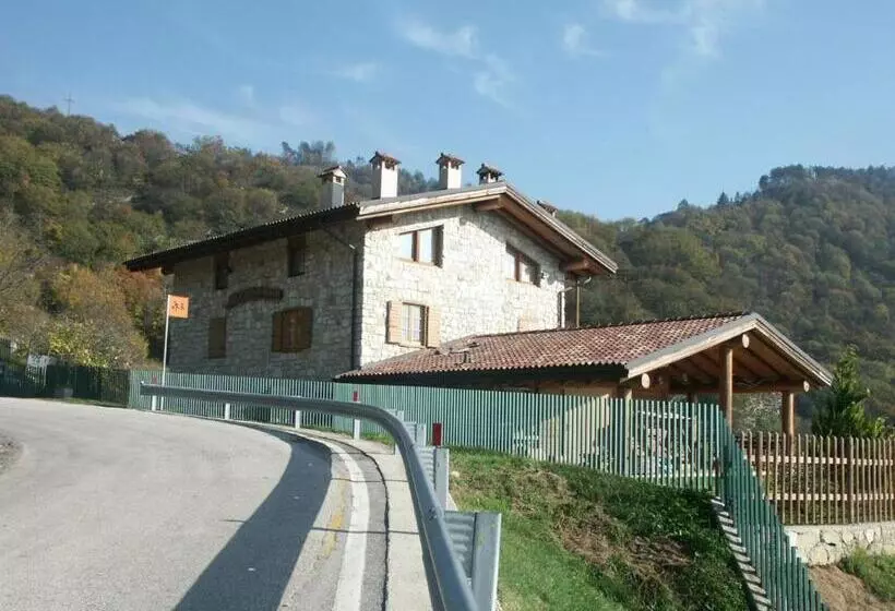 Aamiaismajoitus (B&B) Ca  Dei Fazzilisti