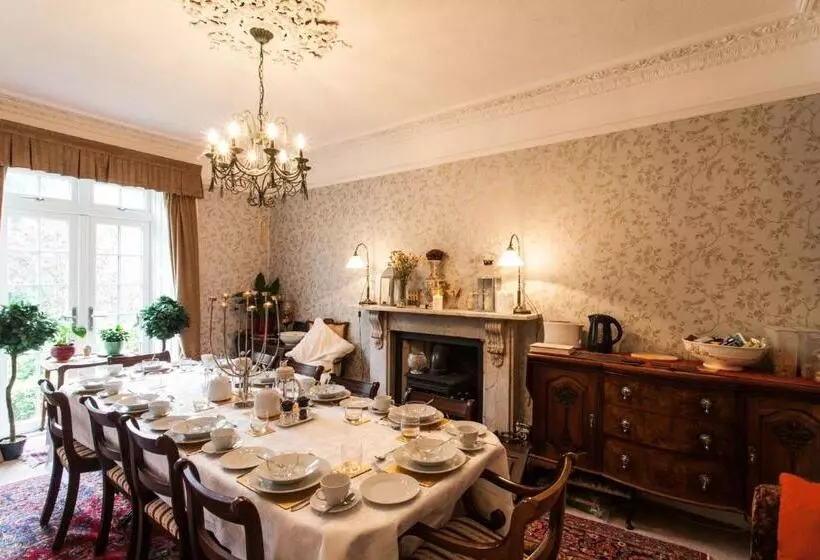 Aamiaismajoitus (B&B) Inglewood House