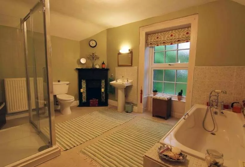 Aamiaismajoitus (B&B) Inglewood House