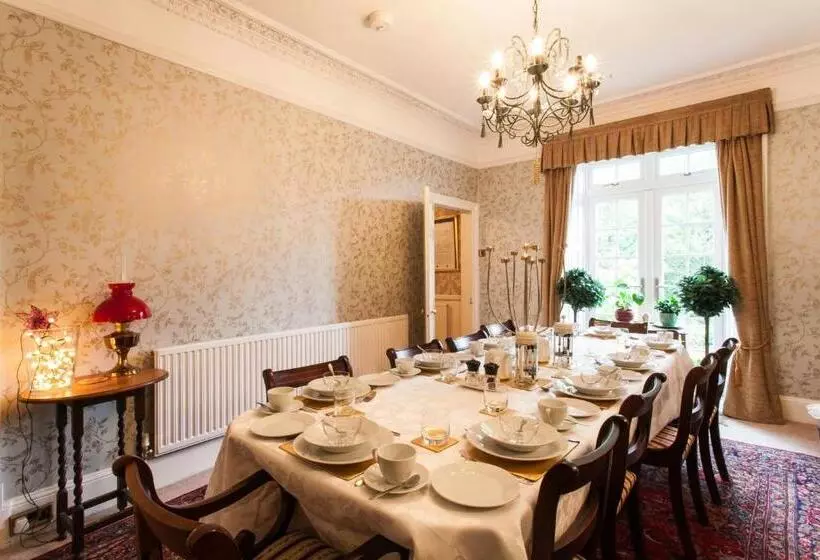 Aamiaismajoitus (B&B) Inglewood House