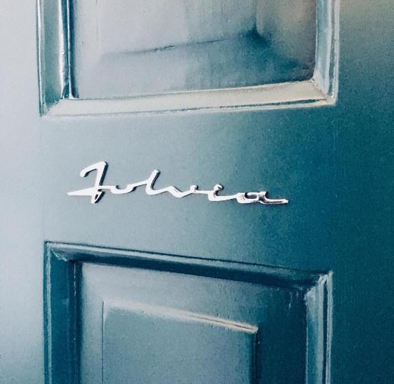 تختخواب و صبحانه L Officina