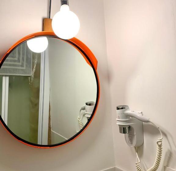 تختخواب و صبحانه L Officina