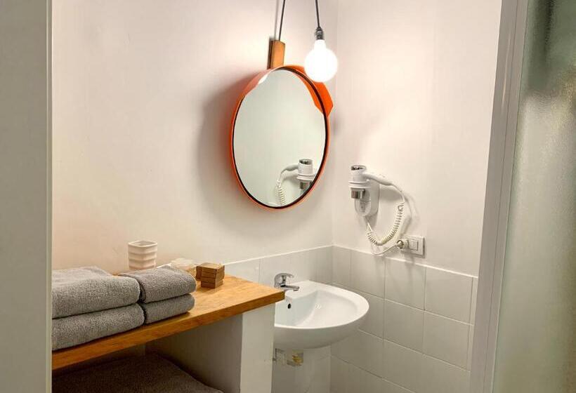 تختخواب و صبحانه L Officina