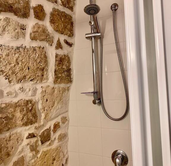 تختخواب و صبحانه L Officina