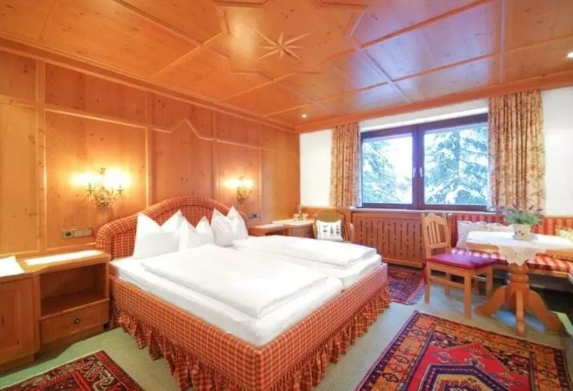 ホテル Pension Alpenrose