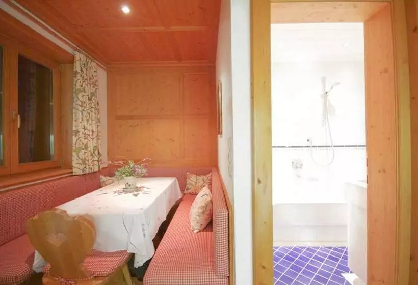 ホテル Pension Alpenrose