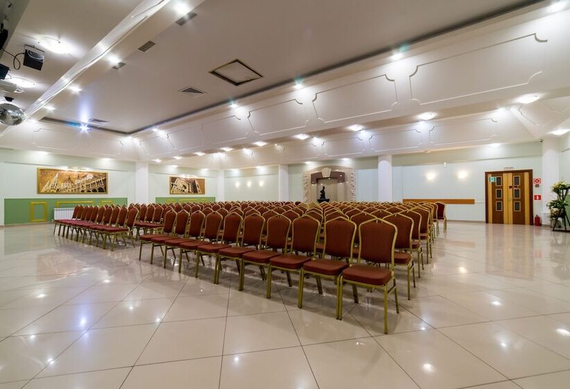 בית מלון כפרי Amaks Congress Belgorod