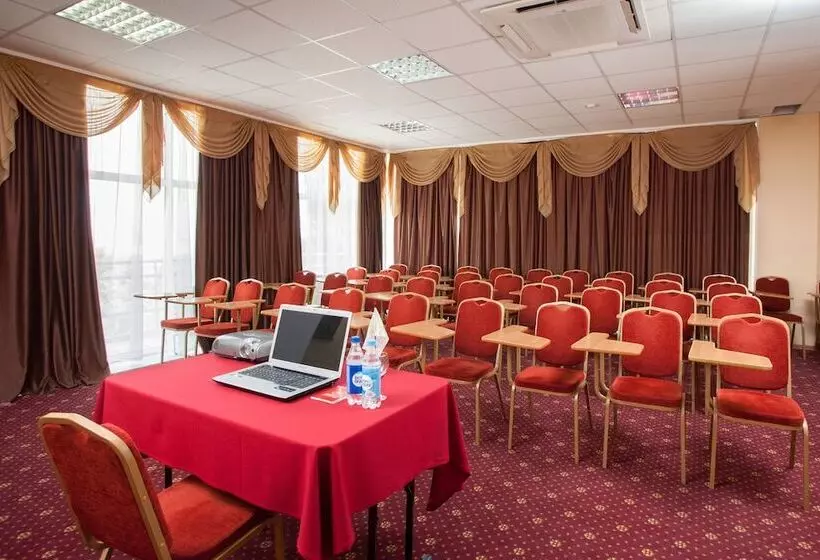 호텔 Amaks Congress Belgorod