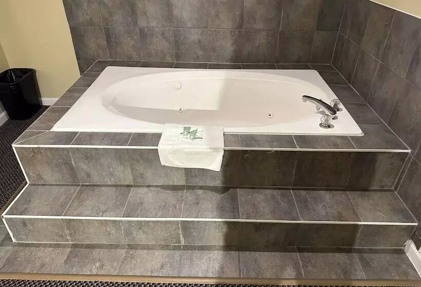 בית מלון כפרי Canadian Inn