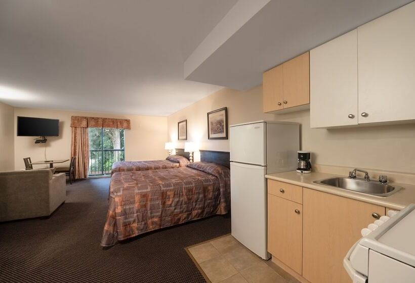 فندق Canadian Inn