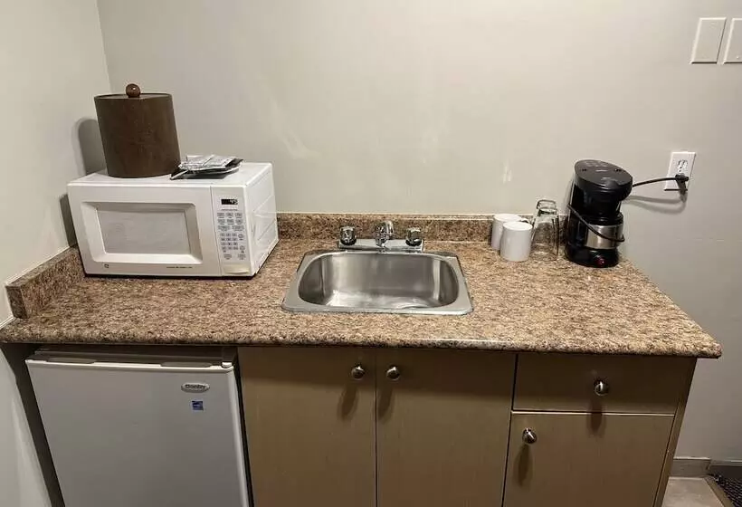 בית מלון כפרי Canadian Inn