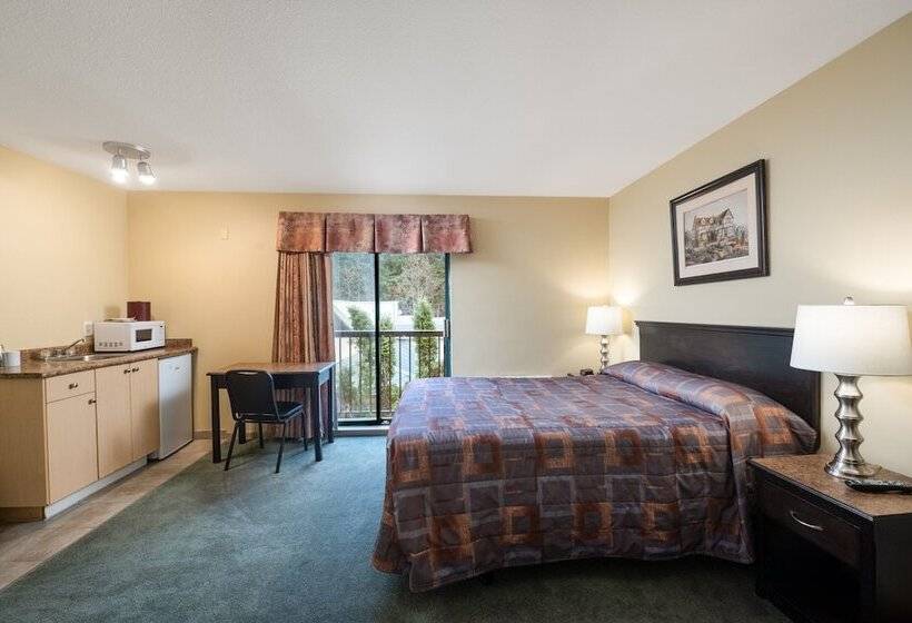 فندق Canadian Inn