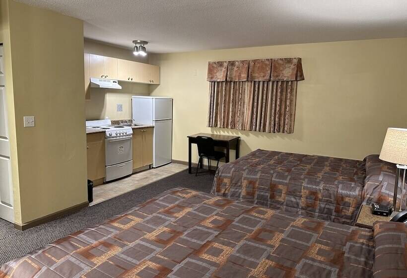 فندق Canadian Inn