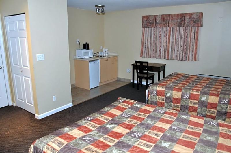 فندق Canadian Inn