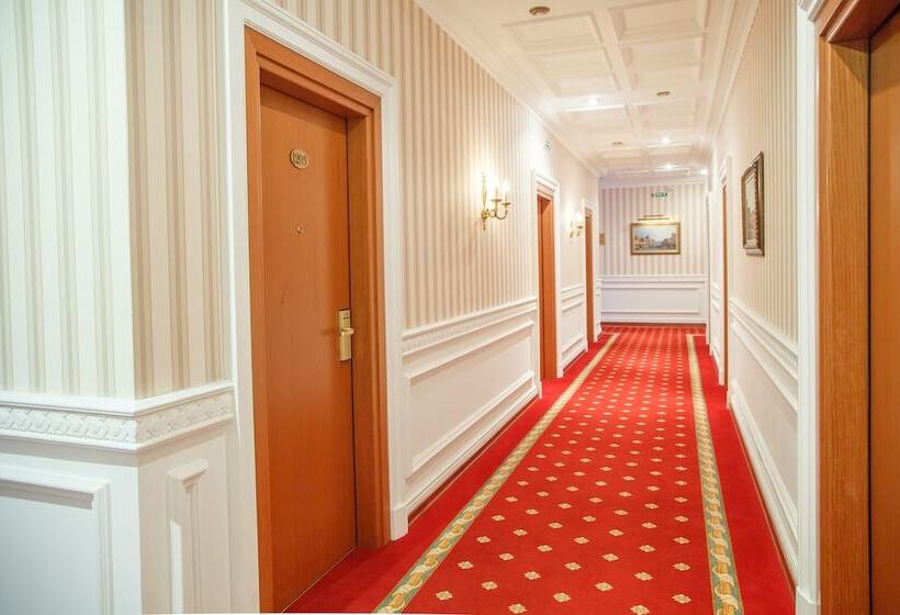 فندق Complex Grinn