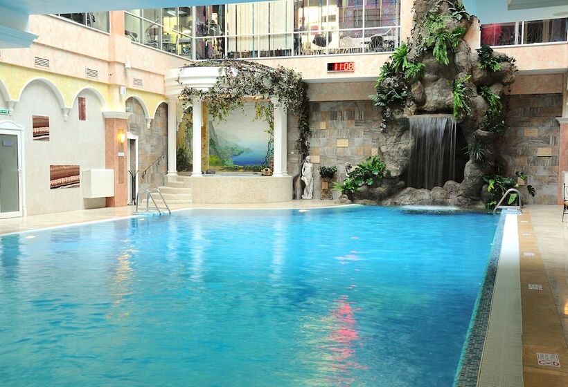 فندق Complex Grinn