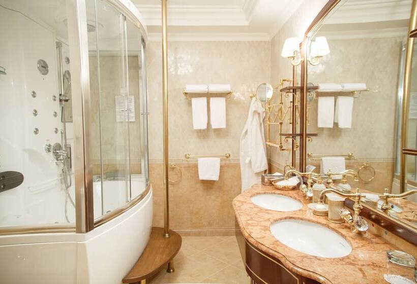 فندق Complex Grinn