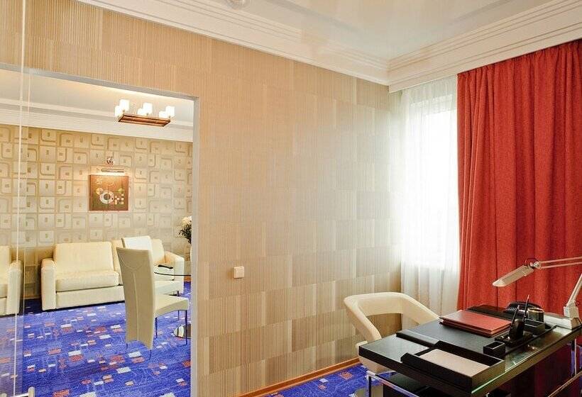 فندق Complex Grinn