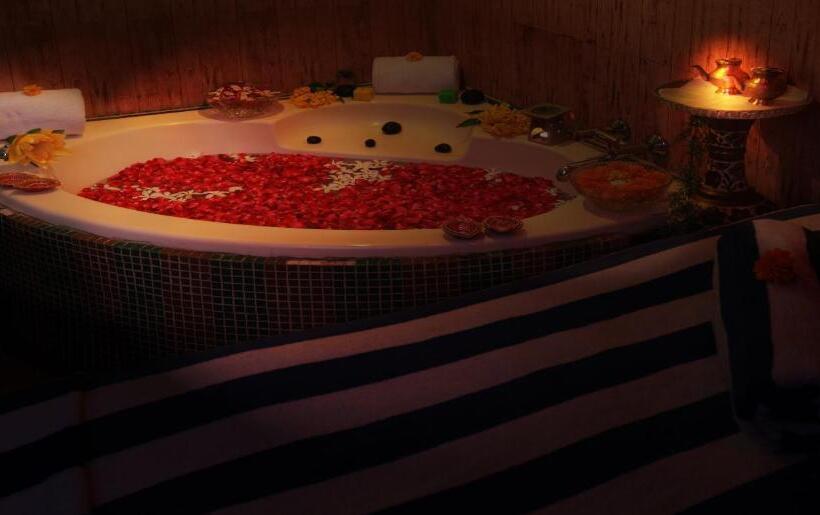 هتل Regenta Orko S Haridwar, Motichur , 10 Min From Har Ki Pauri