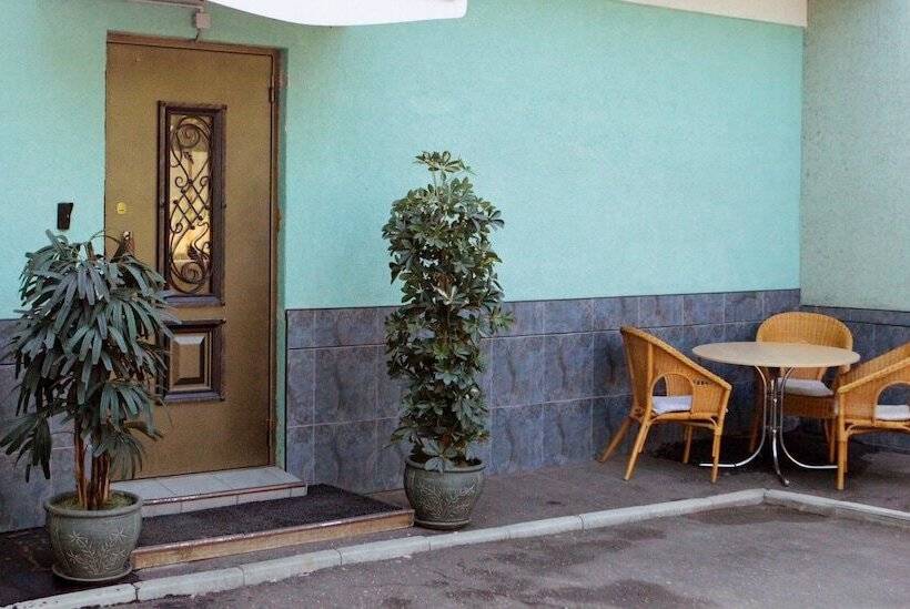 Отель Fifth Corner