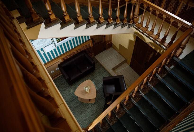 Отель Fifth Corner