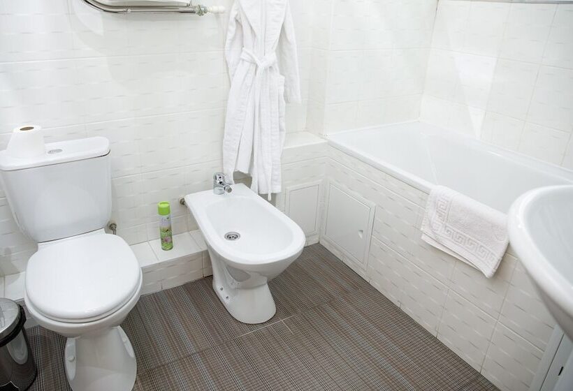 Отель Fifth Corner