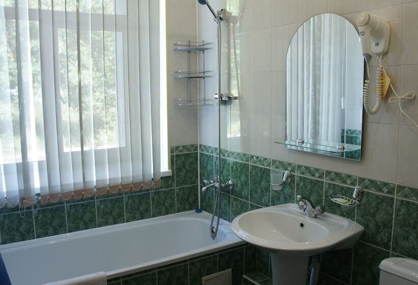 Отель Fifth Corner