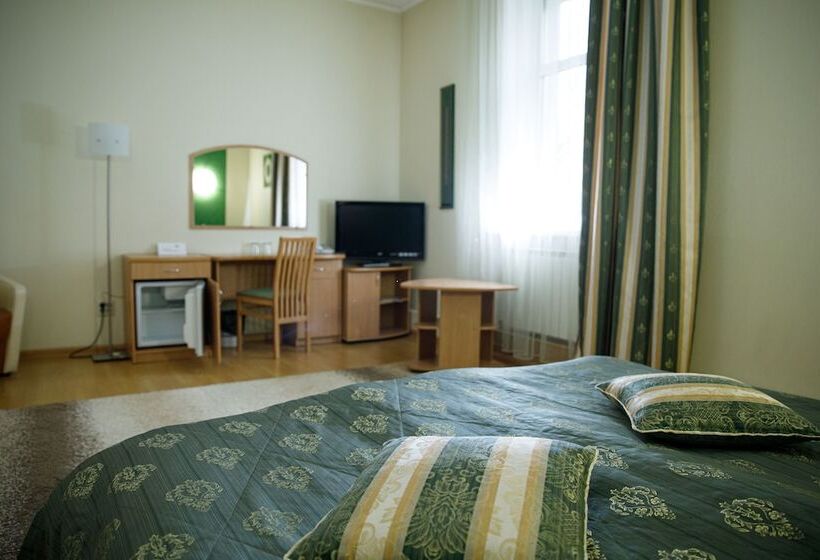 Отель Fifth Corner