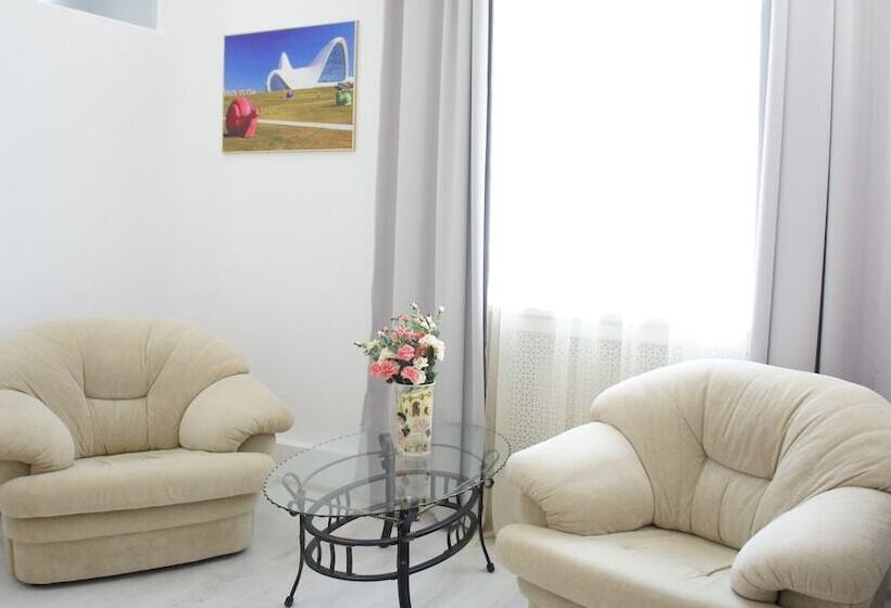 Отель Fifth Corner