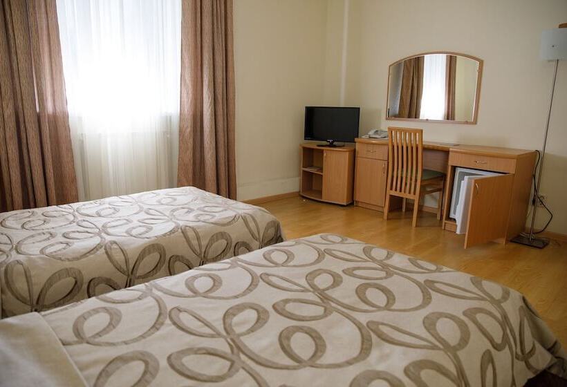 Отель Fifth Corner