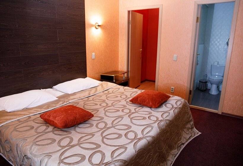 Отель Fifth Corner