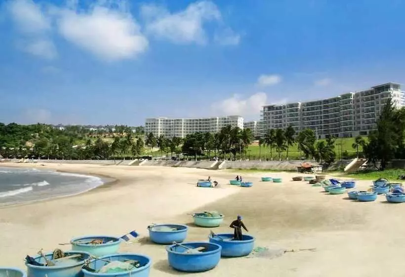 هتل Full Moon Beach