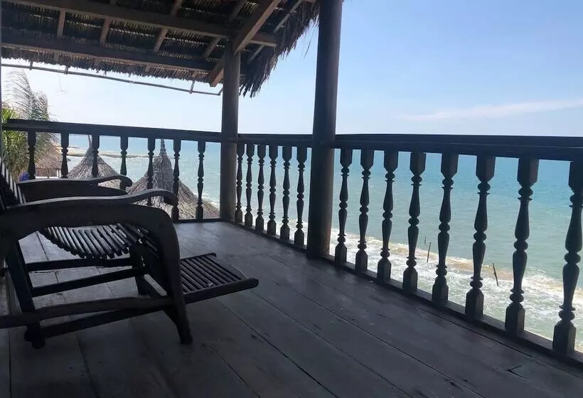 هتل Full Moon Beach