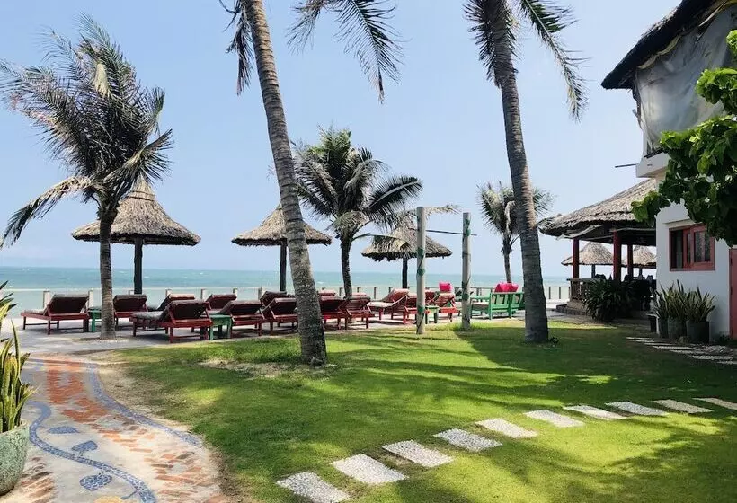 هتل Full Moon Beach