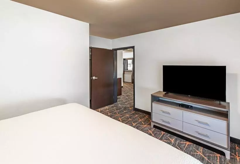 Holiday Inn Hotel & Suites Tulsa South, An Ihg