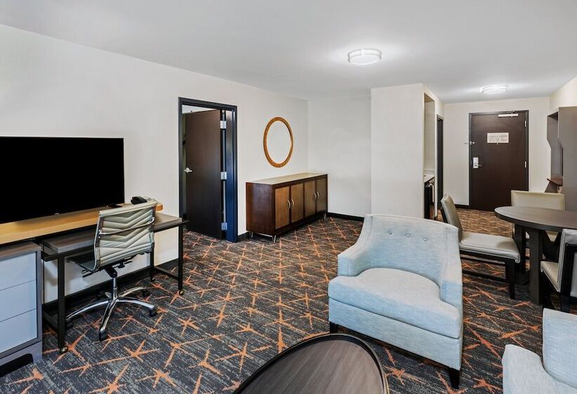 Holiday Inn Hotel & Suites Tulsa South, An Ihg