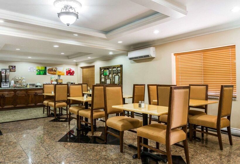 בית מלון כפרי Quality Inn & Suites Atlanta Airport South