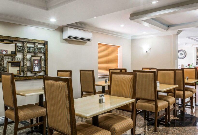 בית מלון כפרי Quality Inn & Suites Atlanta Airport South