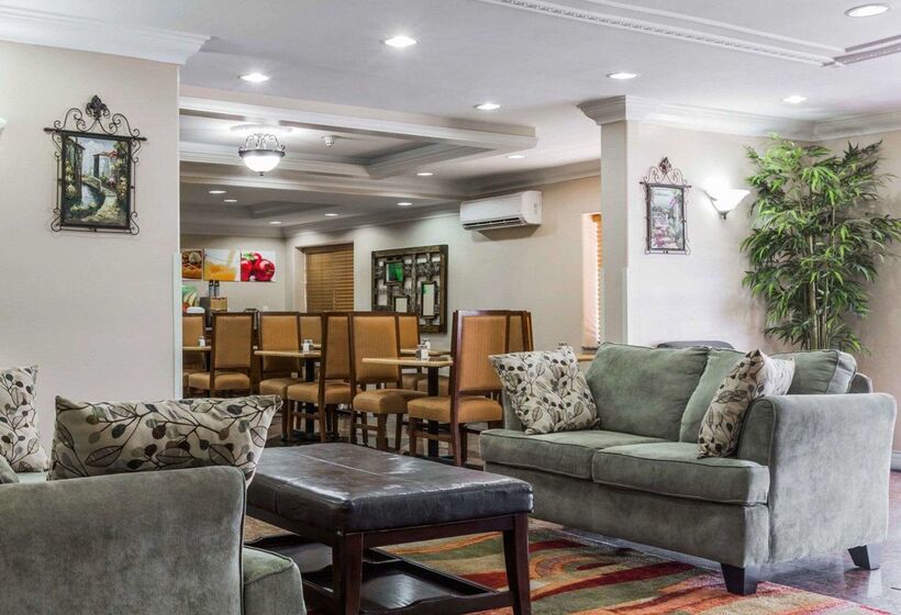 בית מלון כפרי Quality Inn & Suites Atlanta Airport South