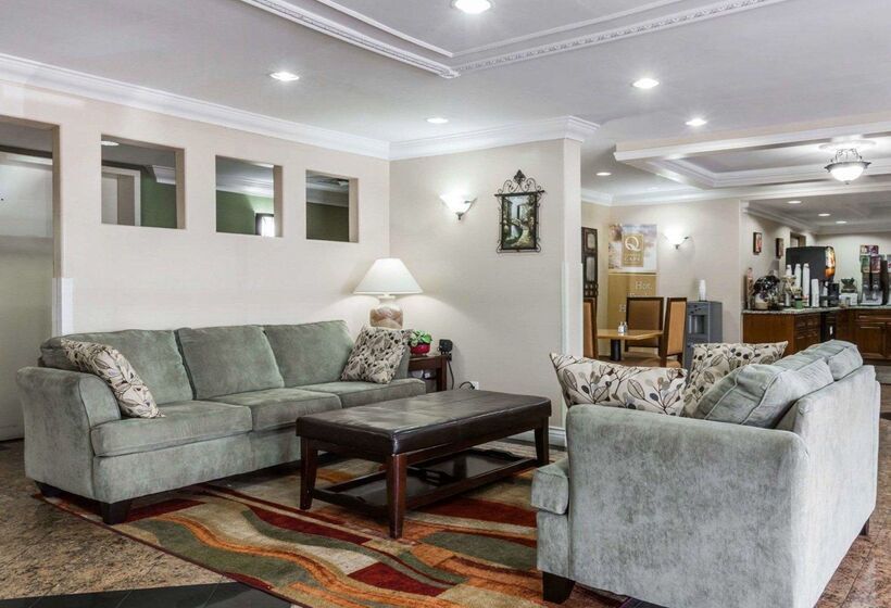 בית מלון כפרי Quality Inn & Suites Atlanta Airport South