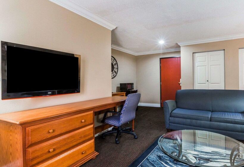 בית מלון כפרי Quality Inn & Suites Atlanta Airport South