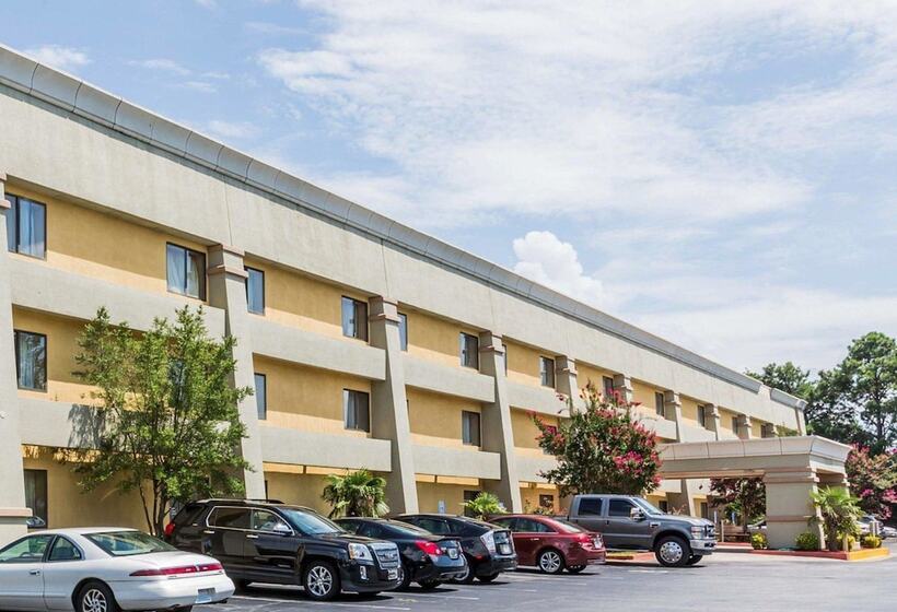 בית מלון כפרי Quality Inn & Suites Atlanta Airport South