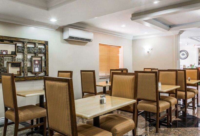 בית מלון כפרי Quality Inn & Suites Atlanta Airport South