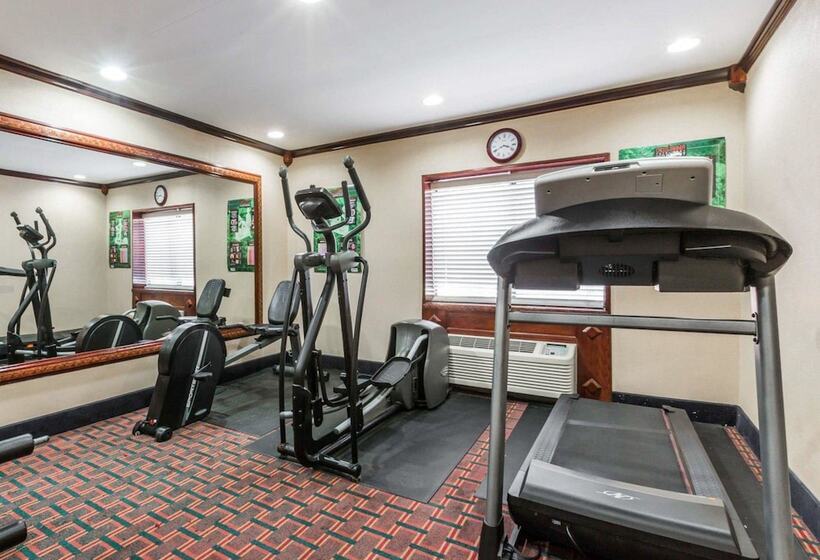 בית מלון כפרי Quality Inn & Suites Atlanta Airport South