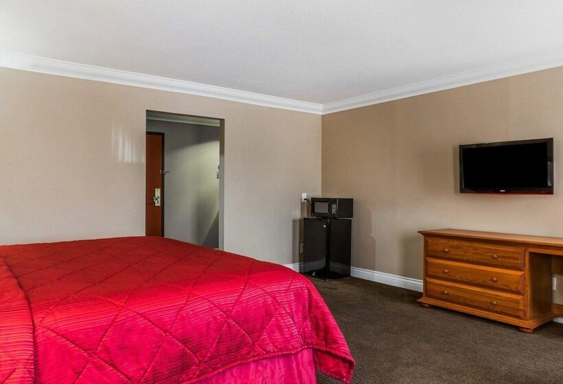 בית מלון כפרי Quality Inn & Suites Atlanta Airport South