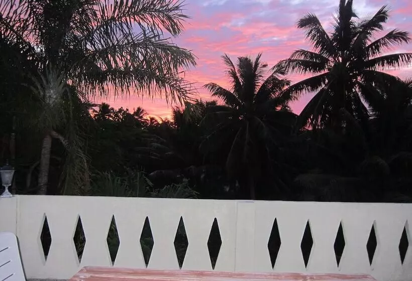 هتل Raina Holiday Accommodation