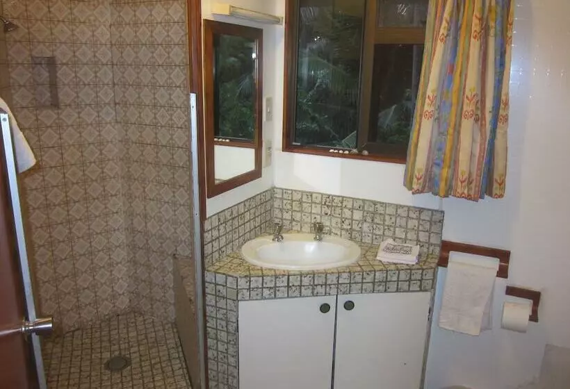 هتل Raina Holiday Accommodation