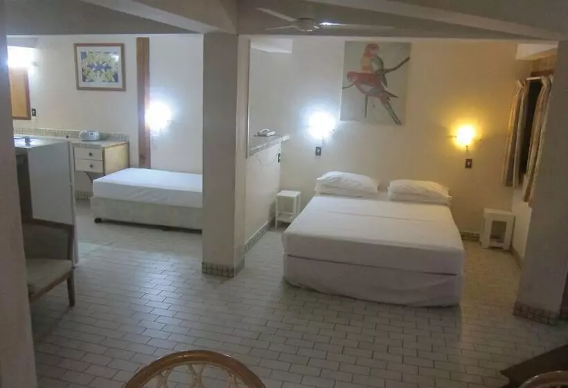 هتل Raina Holiday Accommodation
