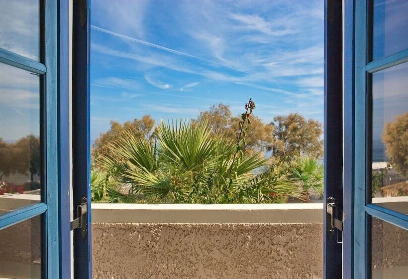 هتل The Boathouse